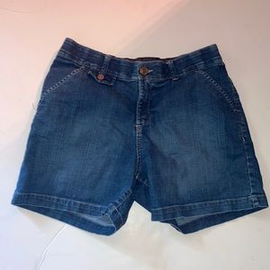 Vintage Lee relaxed fit medium wash womens shorts size 8